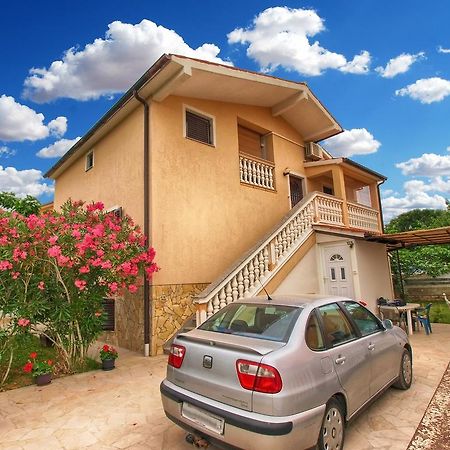 שטיניאן Apartments Durda 1390 מראה חיצוני תמונה