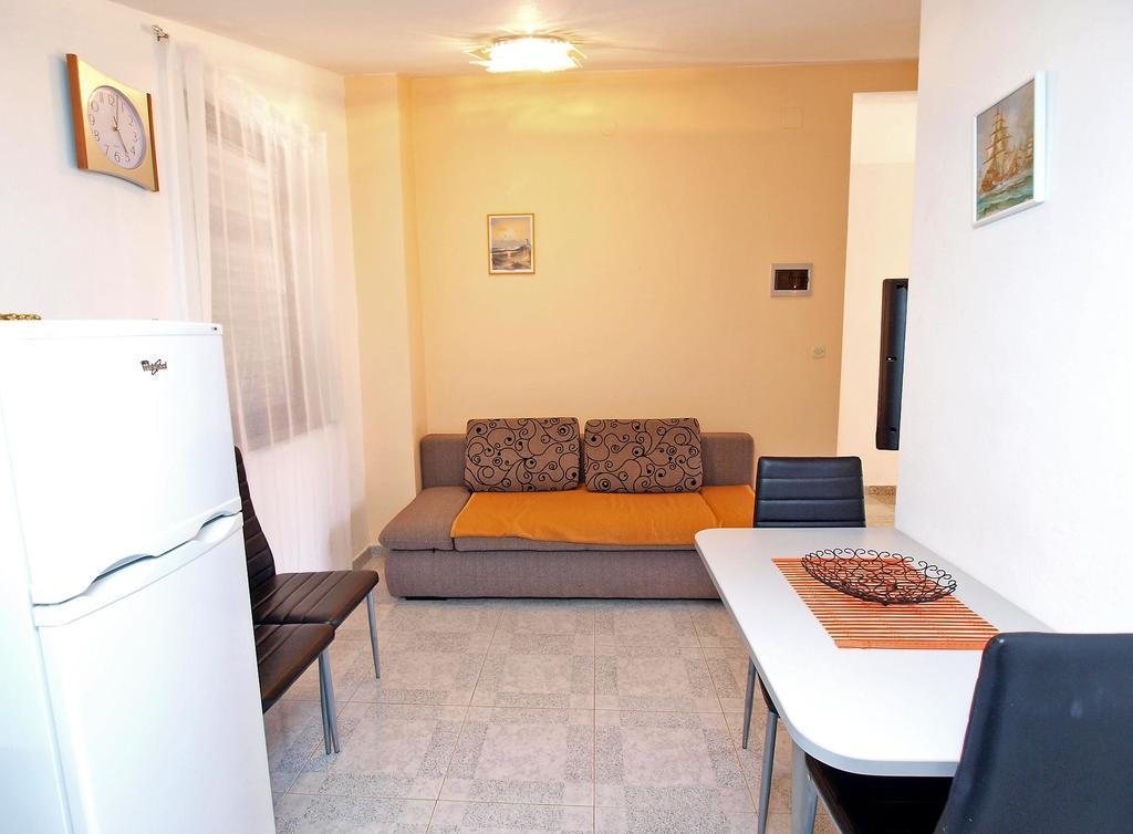 שטיניאן Apartments Durda 1390 מראה חיצוני תמונה