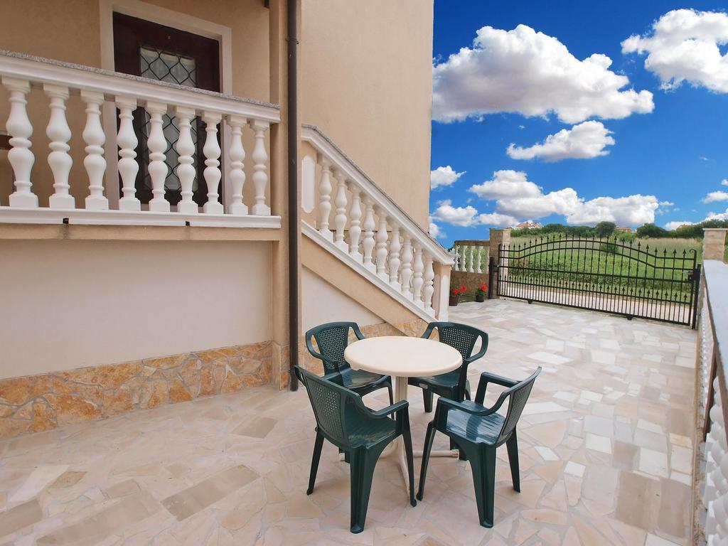 שטיניאן Apartments Durda 1390 מראה חיצוני תמונה