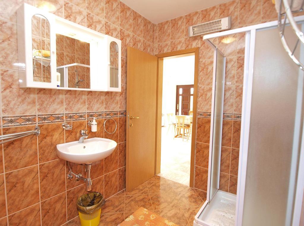 שטיניאן Apartments Durda 1390 מראה חיצוני תמונה